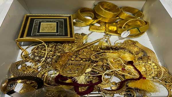 Here is a full list of what ED found in the houses of Arpita Mukherjee, Partha Chatterjee