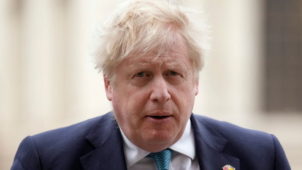 International news brief: UK government on brink of collapse, Governor urges Ukranians to flee International news brief: UK government on brink of collapse, Governor urges Ukranians to flee