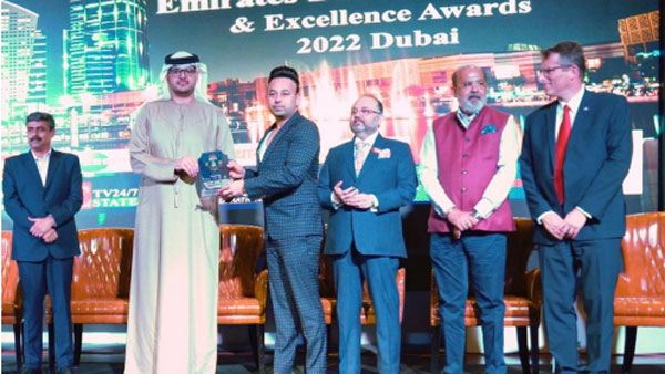 Satish Sanpal felicitated with Rise of Industry Emirates Business Awards