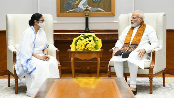 West Bengal CM Mamata Banerjee meets Prime Minister Narendra Modi in Delhi. West Bengal CM Mamata Banerjee meets Prime Minister Narendra Modi in Delhi.