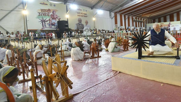 Gift only khadi products: PM Modis appeal to people