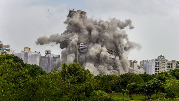 In pics: Images show how Noida Twin Tower turns to rubble in seconds