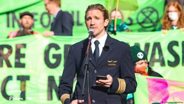 Meet the pilot who quit flying because of the climate crisis