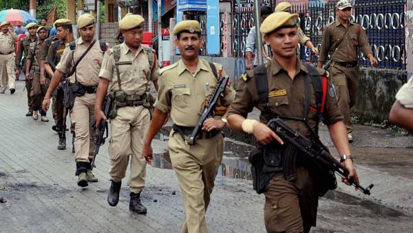 On Saturday, 17 Bangladeshi nationals were arrested in Assam on the charge that they were involved in religious preaching. On Saturday, 17 Bangladeshi nationals were arrested in Assam on the charge that they were involved in religious preaching.