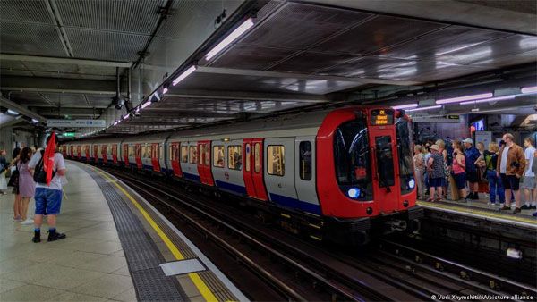Queen Elizabeths funeral: An unparalleled police operation