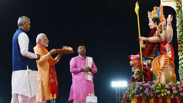 PM Modi offers Maha Aarti to Maa Amba