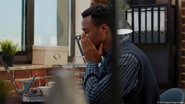 How quiet quitters gain from doing less work