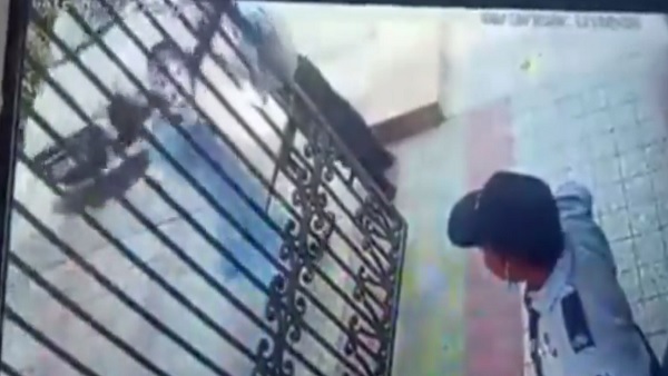 Noida woman slaps security guard in viral video Noida woman slaps security guard in viral video