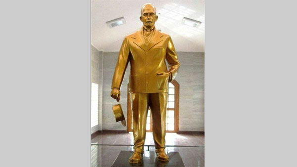 Statue of Pennycuick! - M.K.Stalin flying the Tamil flag in London