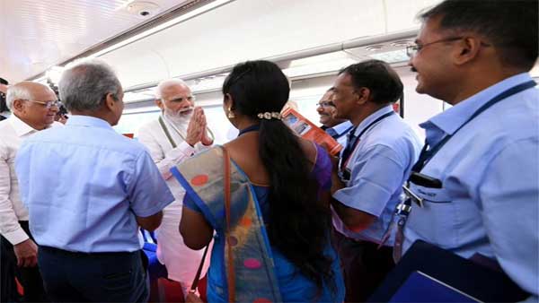 PMs interaction with shramjeevis 