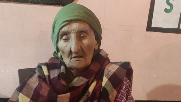 105-year-old woman Naro Devi casts her vote