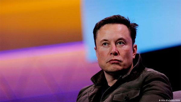 Musk warns of Twitter bankruptcy as executives quit