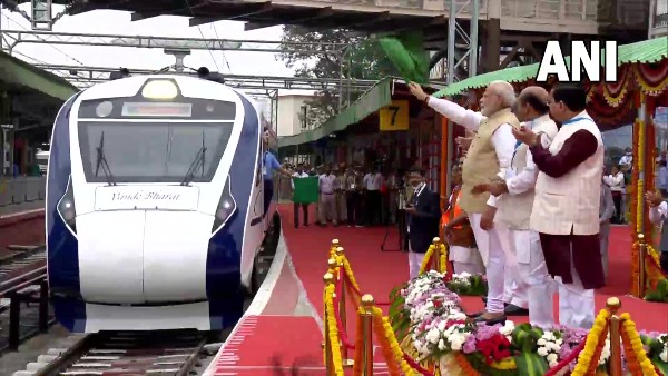 PM Modi flags off Vande Bharat Express at KSR railway station in Bengaluru