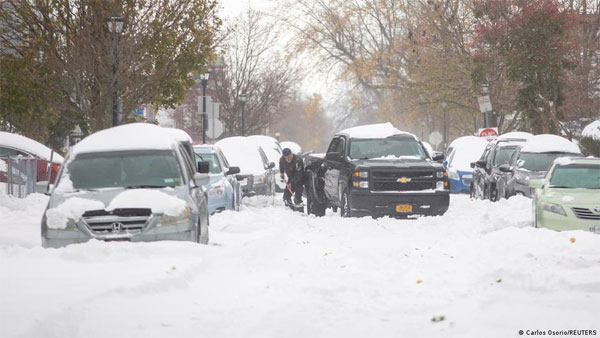 Major snowfall blankets western New York