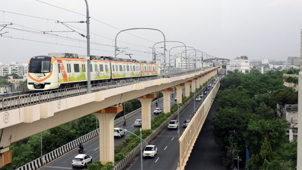 Nagpur Metro creates Guinness World record for longest double-decker flyover Nagpur Metro creates Guinness World record for longest double-decker flyover