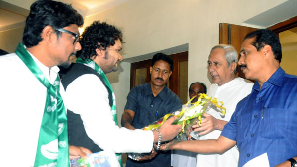 Popular Ollywood singer Humane Sagar, a Christian, tortures Hindu wife for refusing to convert