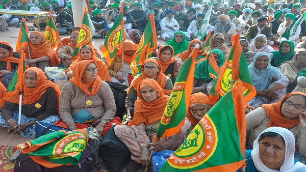 Lakhs of farmers headed to Delhis Ramlila Maidan for kisan mahapanchayat: SKM Lakhs of farmers headed to Delhis Ramlila Maidan for kisan mahapanchayat: SKM