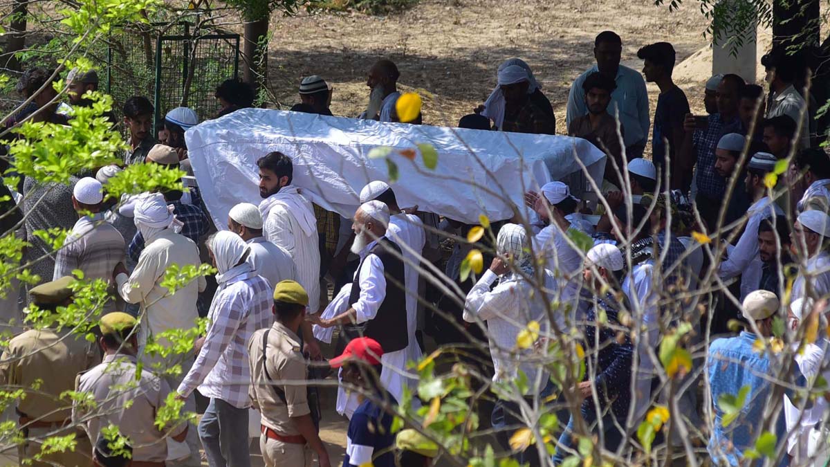 Fact Check: Did a sea of humanity descend on Asad Ahmed’s funeral Fact Check: Did a sea of humanity descend on Asad Ahmed’s funeral