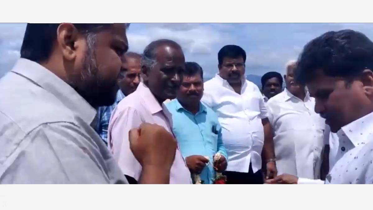 Fact Check: Man Objecting to Hindu Priest Performing Rituals Is Not ...