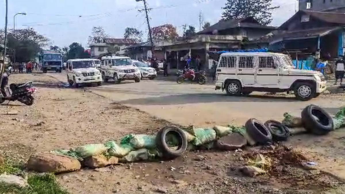 Women Block Security Forces After Fresh Violence In Manipur Villages Women Block Security Forces After Fresh Violence In Manipur Villages