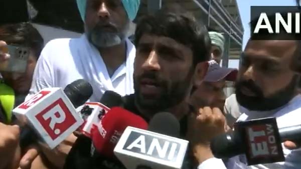 Wrestler Bajrang Punia Stands in Solidarity with Farmers, Calls for MSP Support