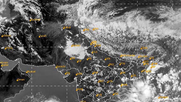 Cyclone Biparjoy: Thousands Of People Evacuate Homes In Pak