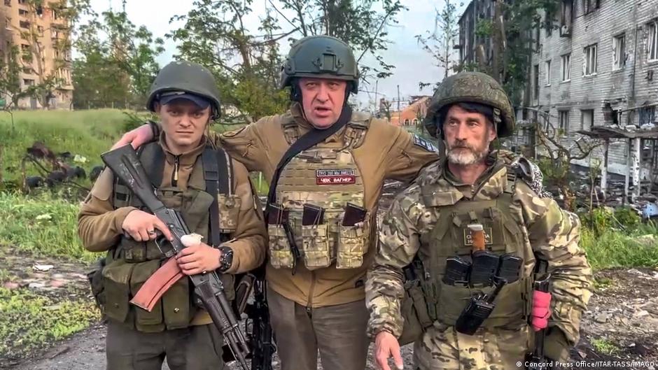 Wagner Group chief Yevgeny Prigozhin (center) is known to be outspoken