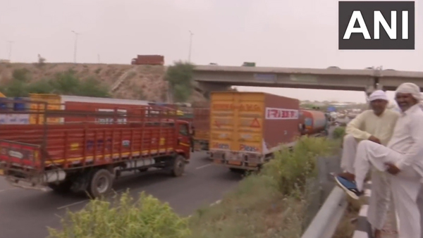 Farmers Block Rohtak-Delhi National Highway in Haryanas Bahadurgarh