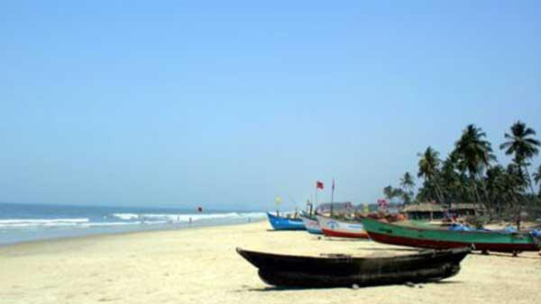 Goa Beaches Shut for Monsoon, but Tourists Can Still be Seen Goa Beaches Shut for Monsoon, but Tourists Can Still be Seen