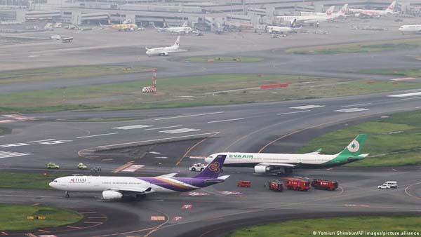 planes collide, passenger planes, japan airport, japan, tokyo, aviation, collision
