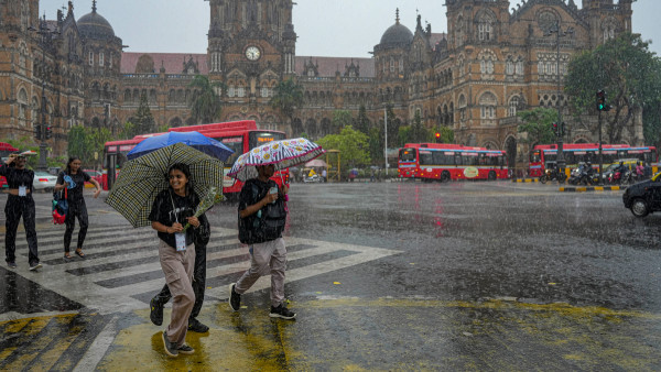 Heavy to Very Heavy Rainfall Likely in Mumbai, Madhya Maharashtra in next 48 Hours: IMD