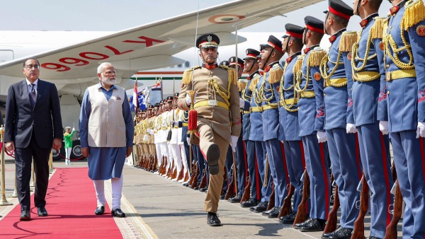 LIVE: PM Lands in Cairo for Two-day State Visit, Received by Egyptian PM at Airport