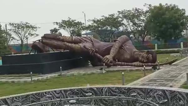 40-Ft-Tall Hockey Player Statue Collapses In Rourkela, Probe Ordered