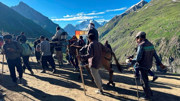 Another Batch Of Pilgrims Leaves For Amarnath Shrine