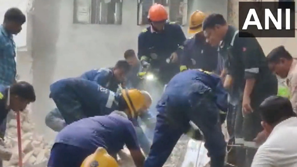 1 Person Killed as Building Collapses in Ahmedabad; 5 People Rescued