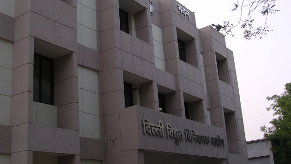 SC Defers DERC Chairmans oath; Issues Notices To Centre, LG Office