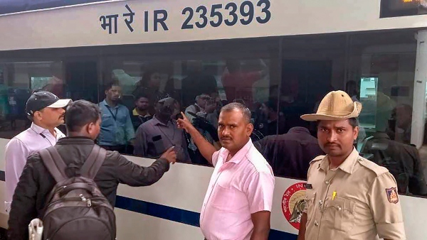 Stones Pelted at Bengaluru-Dharwad Vande Bharat Train