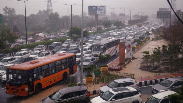 Heavy Rains Lash Delhi-NCR, Waterlogging Situation On ITO Road. Check updates