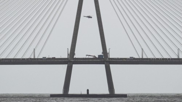 Man Jumps From Mumbais Bandra-Worli Sea Link; Navy Divers Join Search