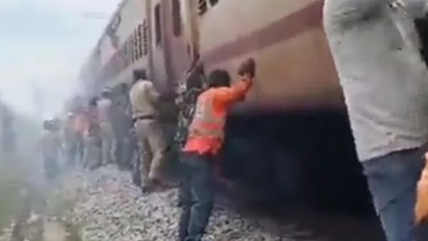 Fact-check: Did Army Jawans Push a Train to Start It?