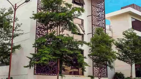 TVS Emerald Sets New Milestone with Rs 438 Cr Sales on Launch Day in Chennai