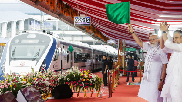 PM Modi Flags off 2 Vande Bharat Express Trains