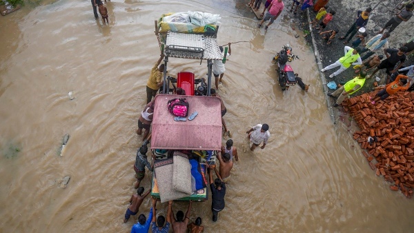 Locals Evacuated As The Water Level Of Yamuna River Crossed Danger Mark