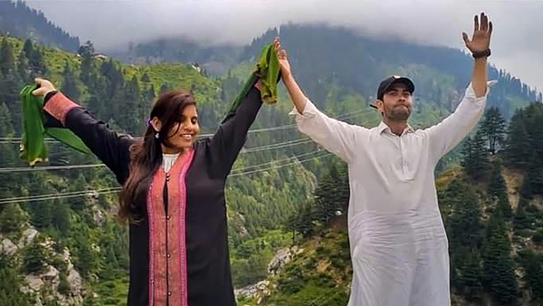 Pakistan Extends Visa For Indian Indian Woman After Converting To Islam And Marrying FB Friend Pakistan Extends Visa For Indian Indian Woman After Converting To Islam And Marrying FB Friend