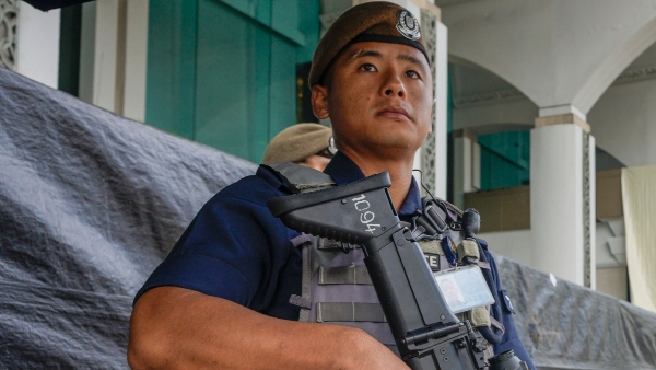 Singapores $734.32 Million Asset Seizure: Money Laundering Probe Nets Bungalows, Cars, and More