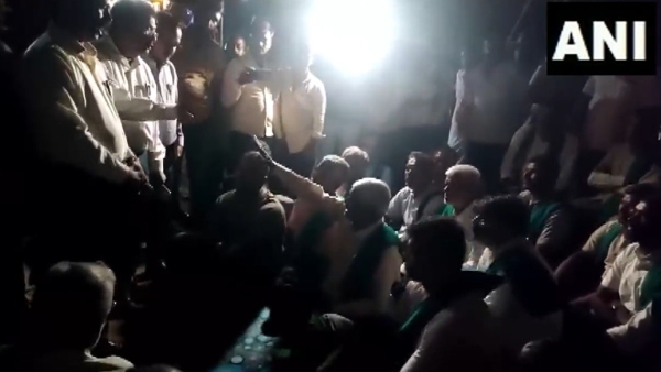 Karnataka Farmers Stage All-Night Protest Against Cauvery Water Release