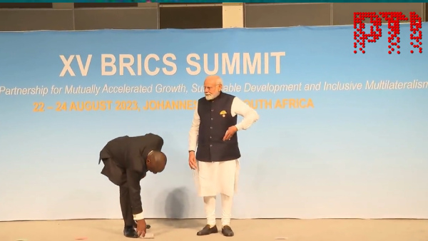 Watch: PM Modi Picks Up Indian Flag, Keeps It With Him During BRICS Group Photo Session