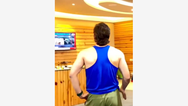 Video Of MS Dhonis Reaction To Chandrayaan 3s Lunar Landing Goes Viral