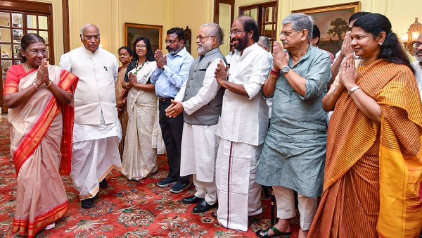 President Droupadi Murmu in a meeting with a delegation of I.N.D.I.A MPs led by Leader of Opposition in the Rajya Sabha Mallikarjun Kharge at Rashtrapati Bhavan, in New Delhi