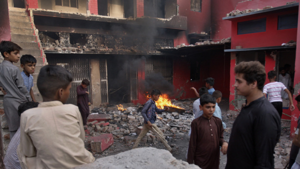 Pakistan Church Attack: Over 100 Arrested, Probe Ordered